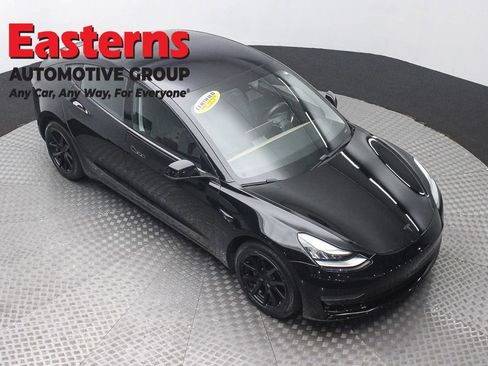 Used 2018 Tesla Model 3 Long Range RWD image 3