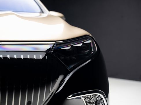 Used 2024 Mercedes-Benz Maybach EQS 680 4MATIC image 10