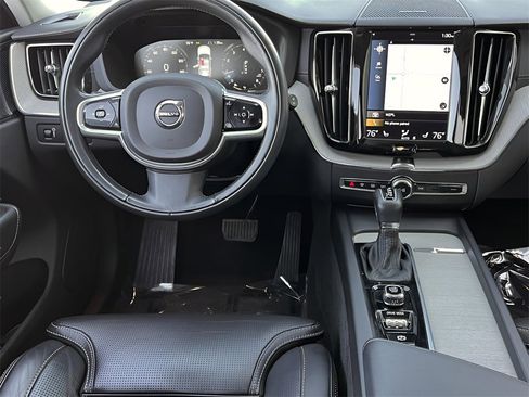 Used 2021 Volvo XC60 T5 Inscription image 15