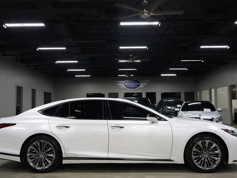 Used 2022 Lexus LS 500 w/ Interior Upgrade Package RWD image 6