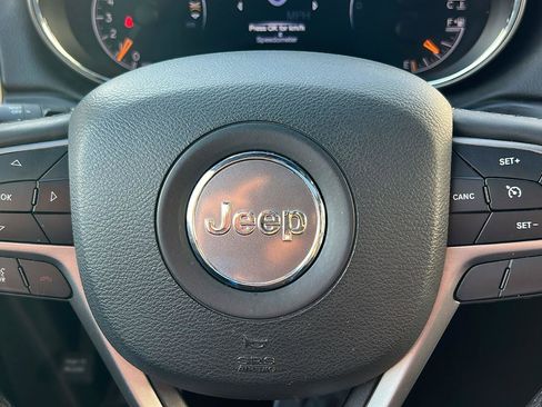 Used 2019 Jeep Grand Cherokee Limited w/ Luxury Group II image 34