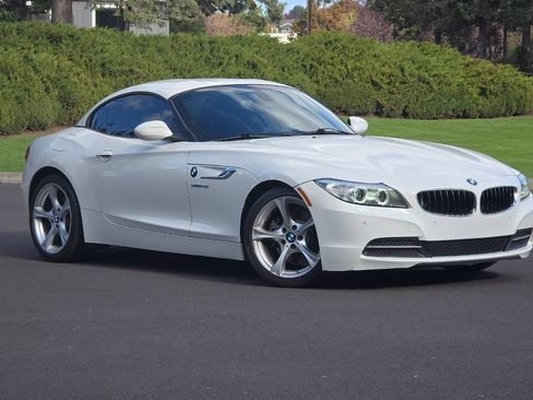 Used 2016 BMW Z4 sDrive28i image 2