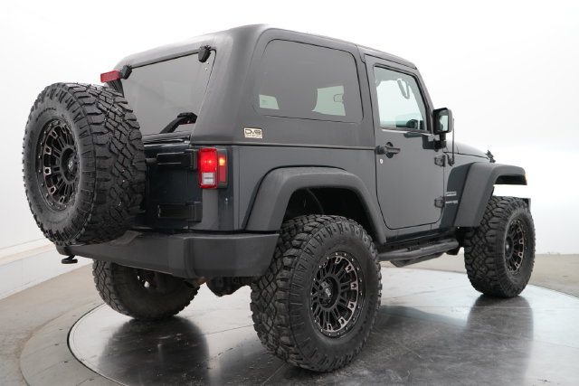 Used 2018 Jeep Wrangler Sport w/ Connectivity Group AWD/4WD image 7