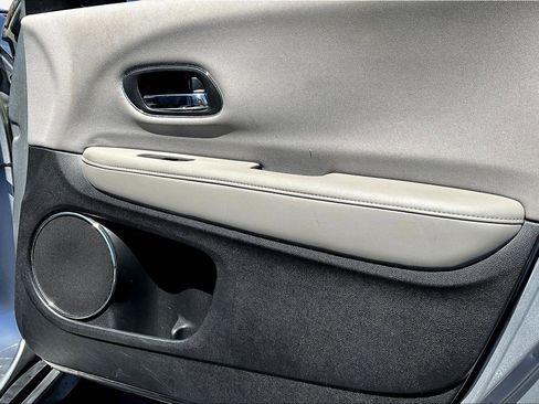 Used 2016 Honda HR-V EX image 28