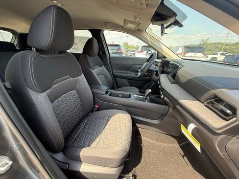 New 2025 Nissan Kicks SV w/ Illumination Package image 15