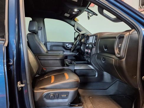 Used 2022 GMC Sierra 2500 AT4 w/ AT4 Preferred Package AWD/4WD image 12