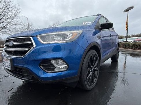 Used 2019 Ford Escape SE image 9