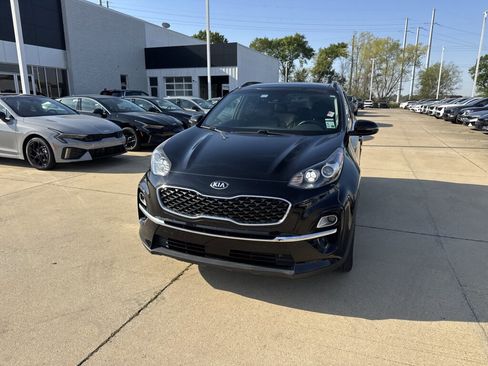 Used 2022 Kia Sportage EX w/ EX Technology Package image 3