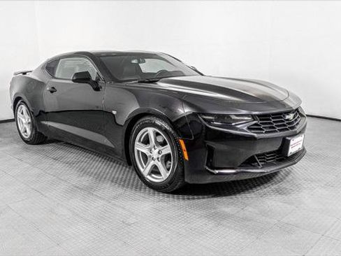 Used 2020 Chevrolet Camaro LT w/ Technology Package RWD image 11