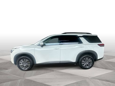 Used 2025 Nissan Pathfinder SV AWD/4WD image 5