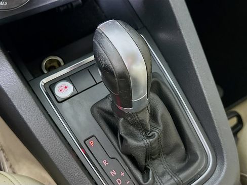 Used 2015 Volkswagen Jetta SE FWD image 31