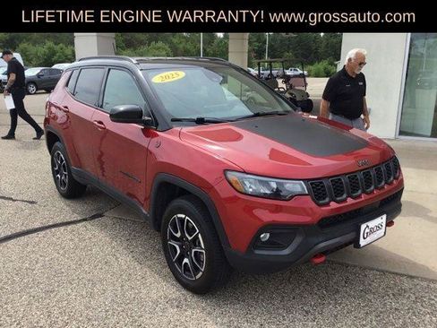 Certified 2025 Jeep Compass Trailhawk AWD/4WD image 2