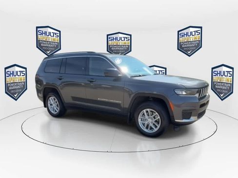 Used 2022 Jeep Grand Cherokee L Laredo w/ Luxury Tech Group I AWD/4WD image 2