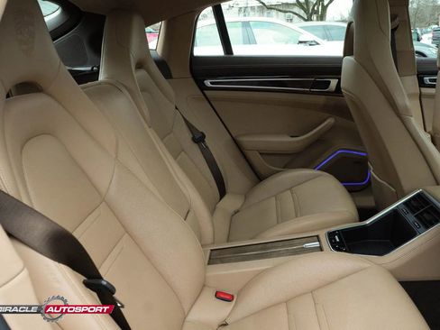 Used 2017 Porsche Panamera 4S image 36
