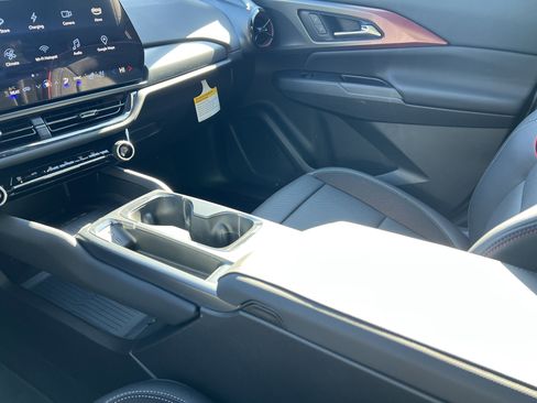 New 2025 Chevrolet Equinox EV RS w/ Convenience Package II image 29