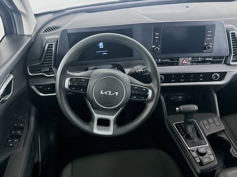 Used 2024 Kia Sportage LX image 18