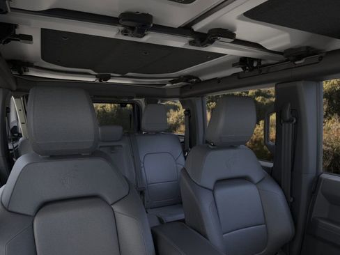 New 2025 Ford Bronco Badlands w/ Sasquatch Package image 12