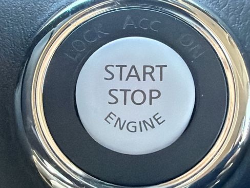 Used 2024 Nissan Armada Platinum w/ Captain's Chairs Package image 37