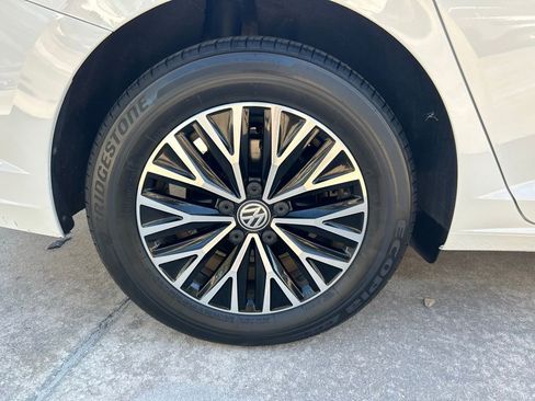 Used 2019 Volkswagen Jetta SE image 26