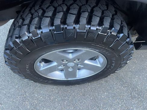 Used 2011 Jeep Wrangler Rubicon w/ PWR Convenience Group image 12