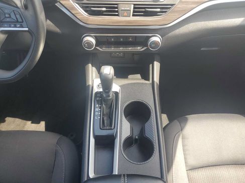 Used 2025 Nissan Altima 2.5 SV FWD image 21
