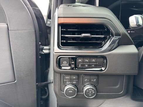 New 2026 GMC Yukon XL Denali image 14