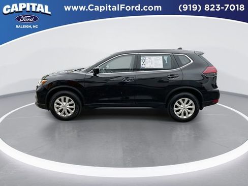 Used 2018 Nissan Rogue S image 5