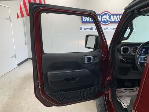 Used 2021 Jeep Wrangler Unlimited Sahara image 14