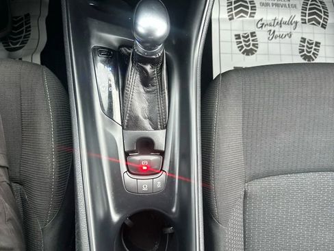 Used 2018 Toyota C-HR image 19