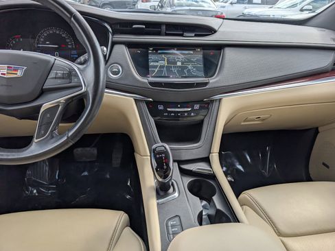 Used 2019 Cadillac XT5 Luxury image 18