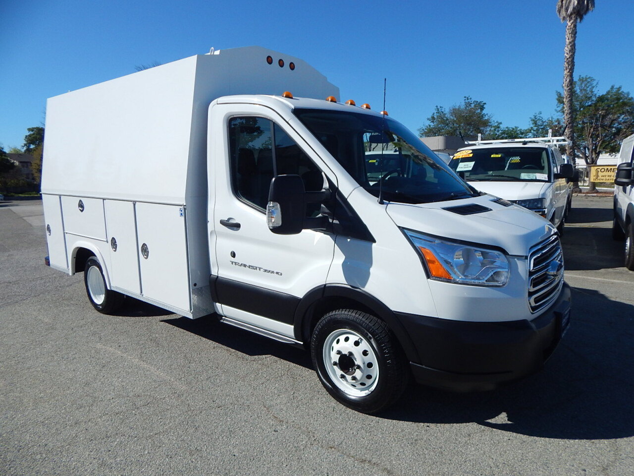 Used 2019 Ford Transit 350 138 DRW w/ Premium Package RWD image 10