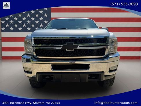 Used 2014 Chevrolet Silverado 2500 LTZ w/ LTZ Plus Package AWD/4WD image 3