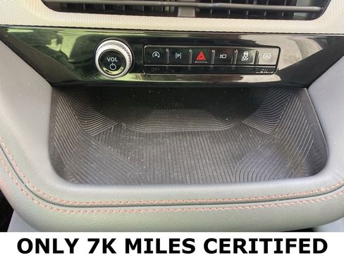 Used 2025 Ford Explorer Active image 36