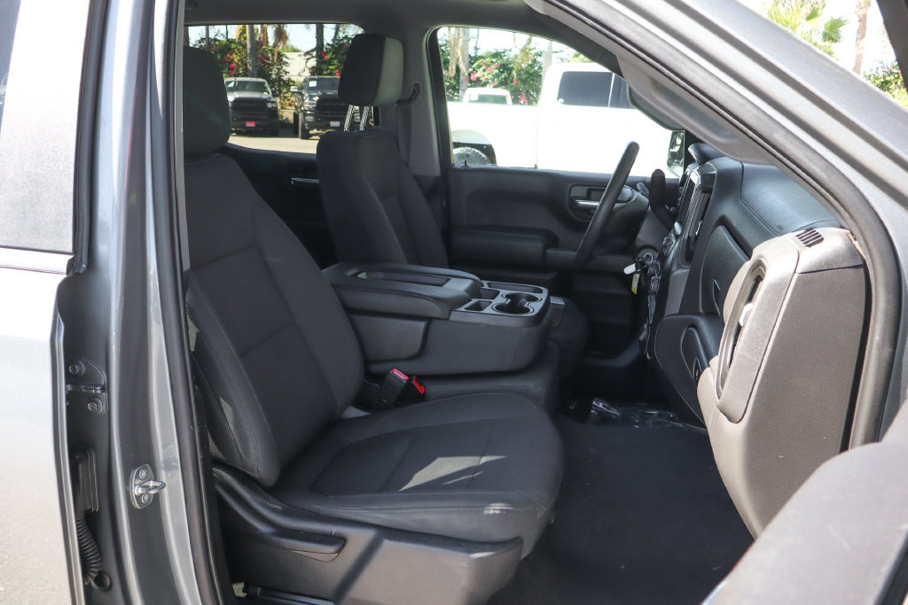 Used 2019 Chevrolet Silverado 1500 Custom w/ Custom Convenience Package AWD/4WD image 39
