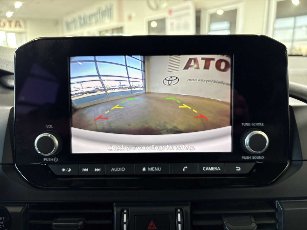Used 2025 Nissan Pathfinder S FWD image 17