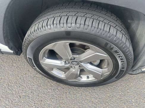 Used 2020 Toyota RAV4 Limited image 6