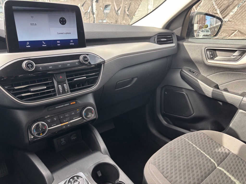Used 2022 Ford Escape SE w/ SE Sport Appearance Package FWD image 18