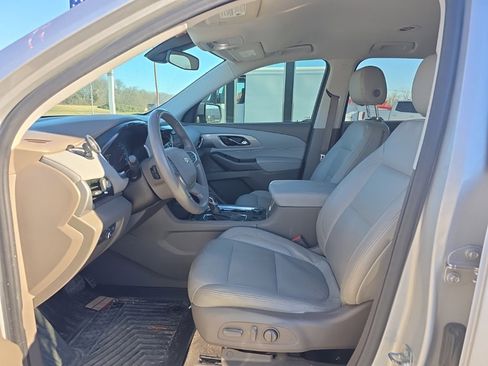 Used 2021 Chevrolet Traverse LT w/ LPO, Cargo Package image 12
