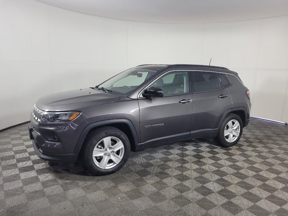 Used 2022 Jeep Compass Latitude w/ Convenience Group FWD image 2