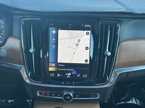 Used 2017 Volvo S90 T6 Inscription w/ Vision Package image 28