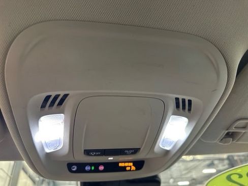 Used 2022 Buick Envision Preferred FWD image 33