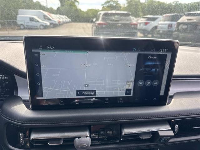 Used 2023 Lincoln Nautilus AWD w/ Premium Package image 33
