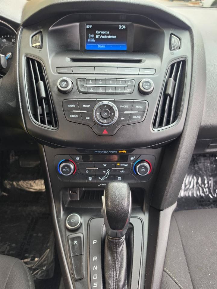 Used 2017 Ford Focus SE FWD image 16