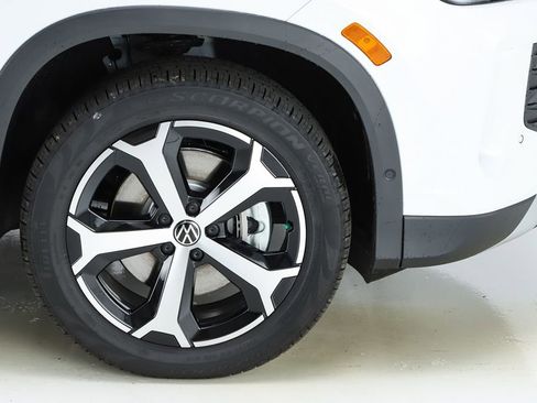 New 2026 Volkswagen Tiguan SE image 53