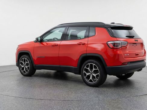 Used 2025 Jeep Compass Limited image 6