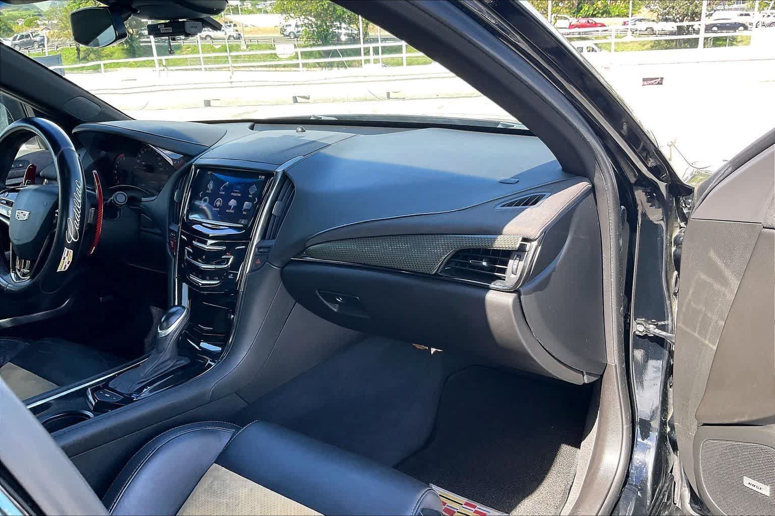 Used 2017 Cadillac ATS V w/ Luxury Package RWD image 23