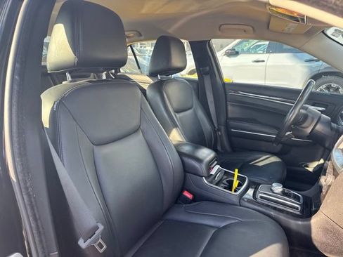 Used 2015 Chrysler 300 Limited w/ 300 Premium Group RWD image 8