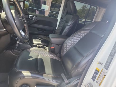 Used 2022 Jeep Wrangler Unlimited Sahara image 18