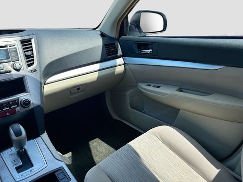 Used 2013 Subaru Outback 2.5i AWD/4WD image 25