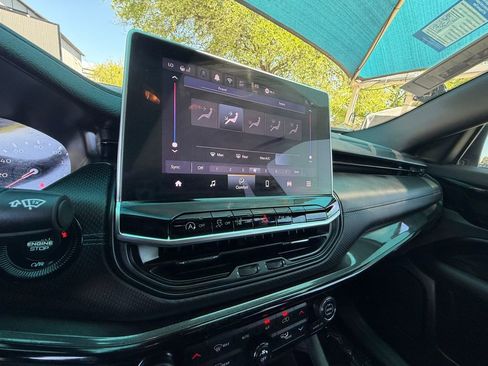 Used 2026 Jeep Compass Limited image 21